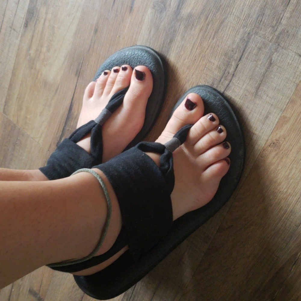 Sanuk sandals